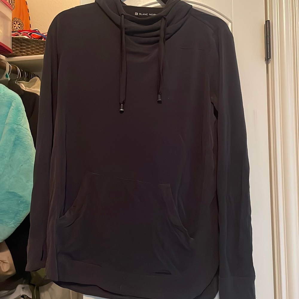 Hooded Blanc Noir Pullover